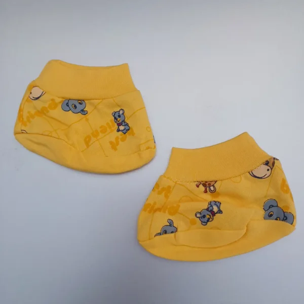 Golden Yellow Color Cotton Full Sleeves Zebra Elephant Rabbit Printed Tee with Pyjama Cap Socks7