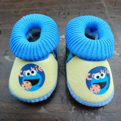 Baby Unisex Prints Color Cream-Blue Booties3